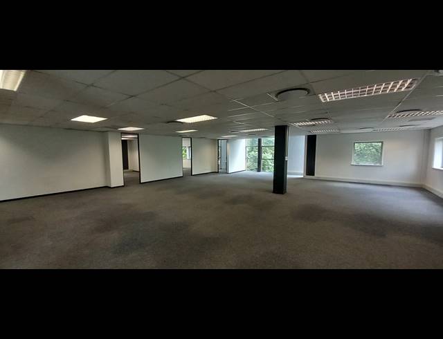 669M² OFFICE TO LET IN BRYANSTON